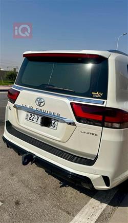 تۆیۆتا لاند کروزەر